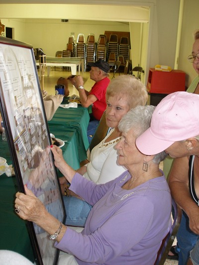 Giving Granny her hourglass picture