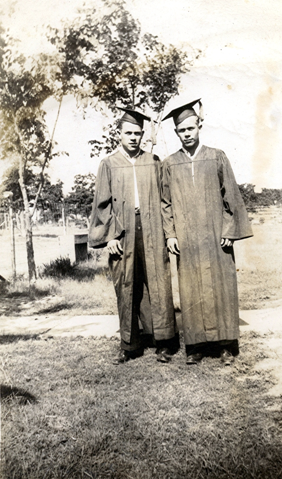 Source/Pictures/Included/Fulks,_Floyd_Elvin-I471/Fulks,_Floyd_and_Lloyd-High_School_Graduation.jpg